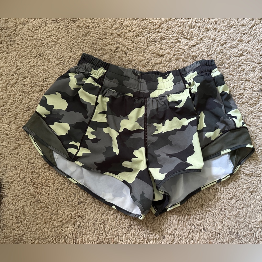 Lululemon Hotty Hots 2.5” Camo Color